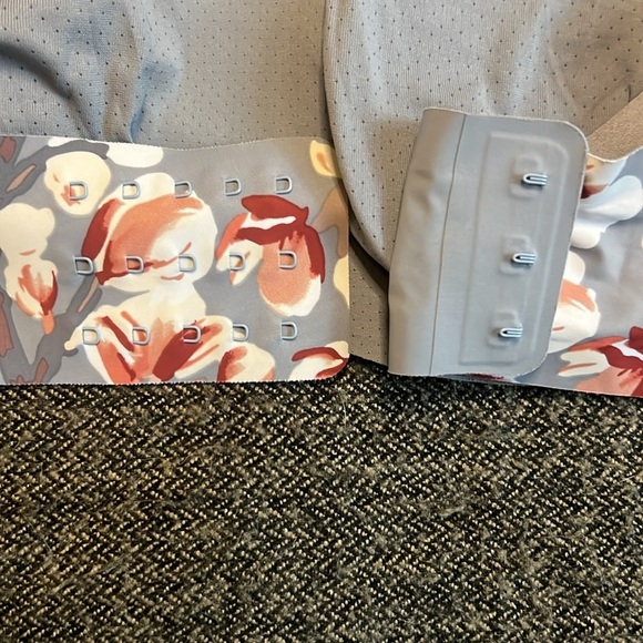 Knix Like New sz 7 bra - Picture 4 of 7